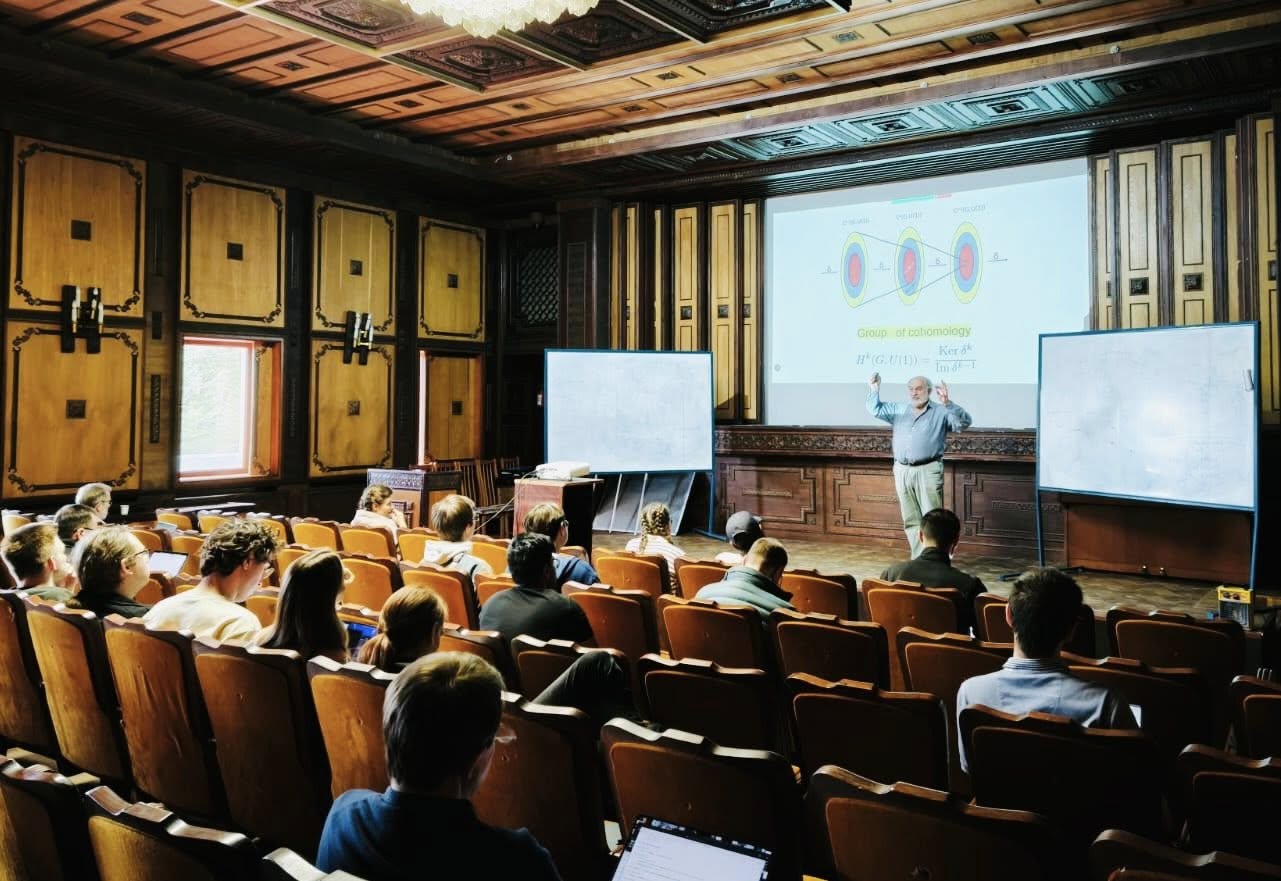 «Նոր Ամբերդ» տեսական ֆիզիկայի միջազգային դպրոցը Ծաղկաձորում